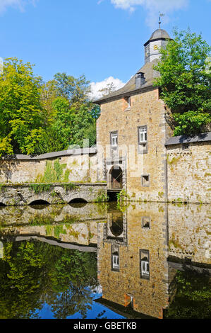 Castello Moated Crottorf, Friesenhagen, Wildenburger Terra, Westerwald regione, Renania-Palatinato, Germania Foto Stock