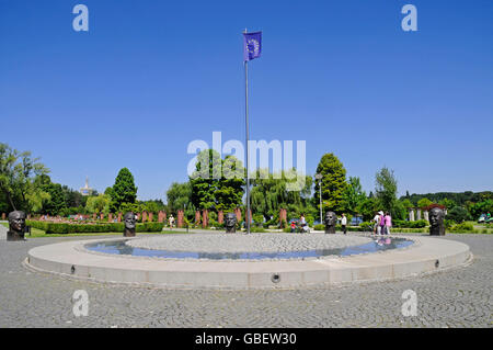 Piazza Europa, sculture, Parco Herastrau Bucarest, Romania Foto Stock