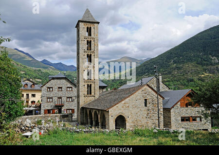 Santa Eulalia, chiesa romanica, Erill la Vall, La Vall de Boi Pirenei, provincia di Lleida, Catalogna, Spagna Foto Stock