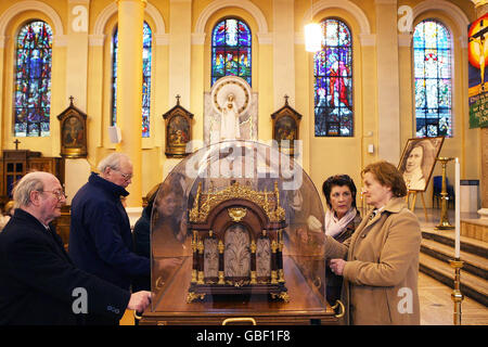 Le reliquie di santa Teresa di Lisieux Foto Stock