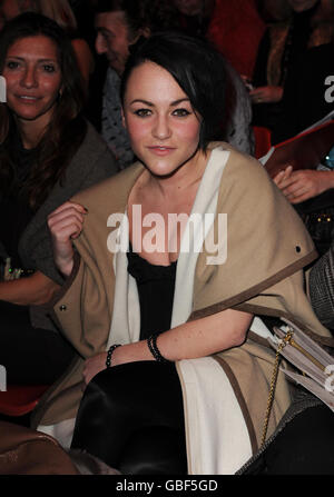 Jaime Winstone partecipa al Vivienne Westwood Show durante la settimana della moda di Londra. Foto Stock