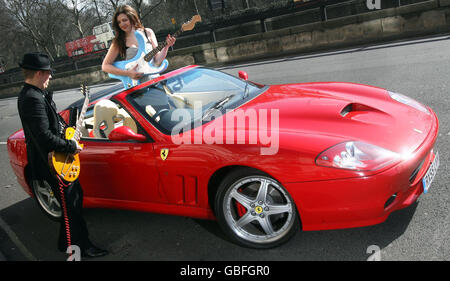 Leggende del rock' chitarre e Cars andare sulla vendita Foto Stock