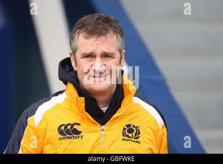 Rugby Union - Scotland Captian's Run - Murrayfield. La Scozia ha allenato Frank Hadden durante la corsa del capitano a Murrayfield, Edimburgo. Foto Stock