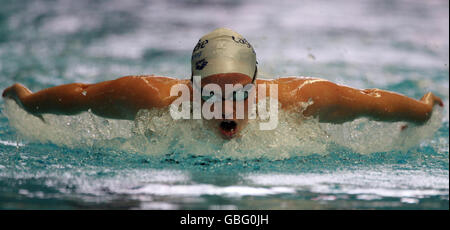 Great Britain's Jessica Dickons in the Heats of Womens Open 200m Butterfly durante i campionati britannici di nuoto a Ponds Forge, Sheffield. Foto Stock