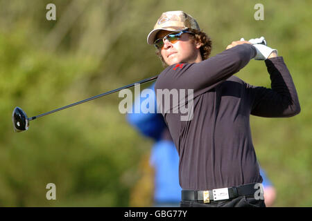 Golf - Damovo British Masters - Marriott Forest of Arden - primo turno. La norvegese Henrik Bjornstad tee off Foto Stock