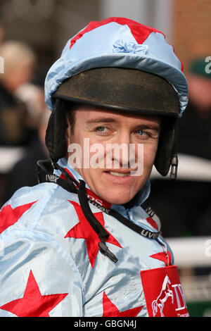 Horse Racing - Paddy Power Imperial Cup giorno - Sandown Park Foto Stock