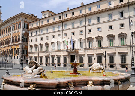 Fontana, Piazza Colonna, Piazza Roma, lazio, Italy Foto Stock