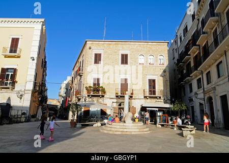 Piazza Mercantile, quadrato, Bari vecchia città storica, Bari, Puglia, Italia Foto Stock