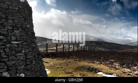 Vista generale della vista dai tre fratelli, parte della Via dell'Upland meridionale, vicino alla città di confine di Selkirk Foto Stock