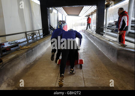 Area di partenza dei Campionati Combined Services Bobsleigh e Skeleton Inter Services 2009 a Cesana, Torino Foto Stock