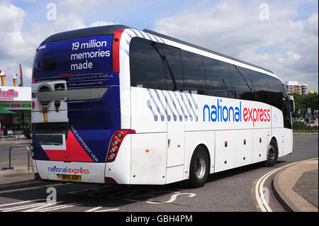 La National Express Coach visualizzazione polaroid logo della fotocamera a Southsea England Regno Unito Foto Stock