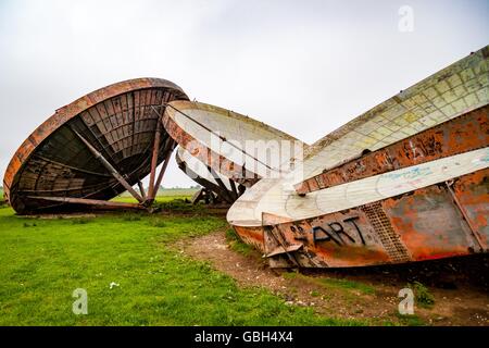 Smantellata Scatter troposferico piatti presso il sito di RAF Stenigot Foto Stock