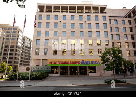 AFL-CIO headquarters building sulla 16th street a Washington DC, USA, 12 maggio 2009. Banner legge 'stiamo girando intorno all America'. Foto Stock