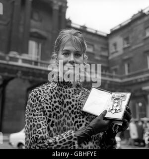 Investiture - Vanessa Redgrave - CBE - Buckingham Palace Foto Stock