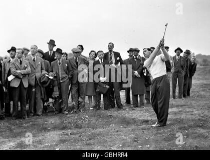 Golf - Ryder Cup - Pre-Tournament pratica - Gran Bretagna e Irlanda v Oxford e Cambridge Golf Society Foto Stock