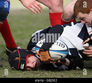 Azione da Musselburgh contro Dumfries durante le finali della National Midi Cup al Murrayfield Stadium di Edimburgo. Foto Stock