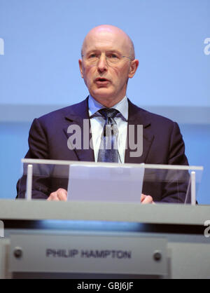 Il presidente della Royal Bank of Scotland Philip Hampton alla prova di ieri della RBS AGM, che si svolge oggi all'EICC di Edimburgo. Foto Stock