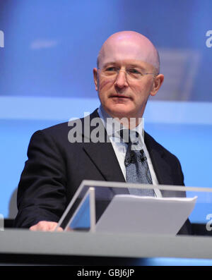 Il presidente della Royal Bank of Scotland Philip Hampton alla prova di ieri della RBS AGM, che si svolge oggi all'EICC di Edimburgo. Foto Stock