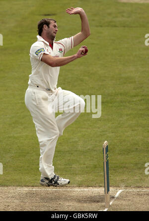 Cricket - Liverpool Victoria County Championship - Division One - Giorno 3 - Lancashire v Nottinghamshire - Old Trafford Foto Stock