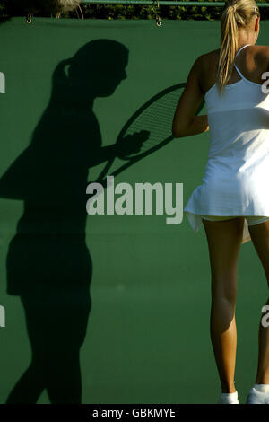 Tennis - Wimbledon 2004 - Primo round - Maria Sharapova v Yulia BEYGELZIMER Foto Stock