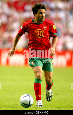 Calcio - Campionato europeo UEFA 2004 - quarto finale - Portogallo / Inghilterra. Deco, Portogallo Foto Stock
