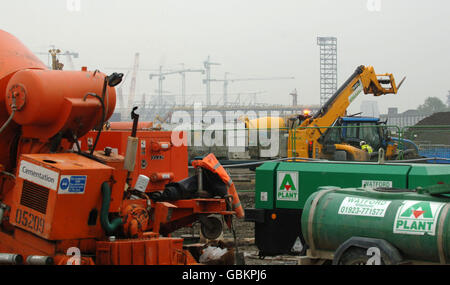 Sito olimpico, centro multimediale. I lavori di costruzione proseguono al London 2012 Olympic Park, a Stratford, nella zona est di Londra. Foto Stock