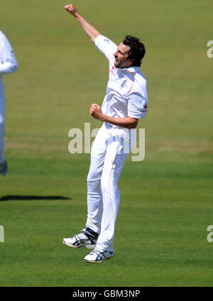 Cricket - Npower First Test - Day Three - England / West Indies - Lord's. Graham Onions, in Inghilterra, celebra la presa del cazzo del Devon Smith delle Indie Occidentali Foto Stock