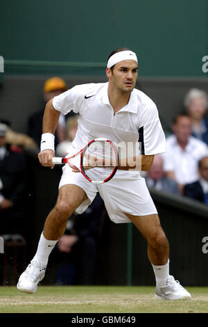 Tennis - Wimbledon 2004 - Quarti di Finale - Roger Federer v Leyton Hewitt Foto Stock