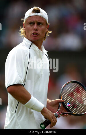 Tennis - Wimbledon 2004 - quarto turno - Leyton Hewitt / Carlos Moya. Lleyton Hewitt in azione Foto Stock
