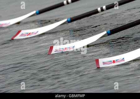 I remi provenienti da Alison Mowbray, Debbie Flood, Frances Houghton e Rebecca Romero in Gran Bretagna questa mattina Foto Stock