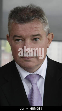 La Bank of Ireland Group Chief Executive Richie Boucher rivela i risultati preliminari dei prestatori al 31 marzo presso la sua sede centrale, a Dublino questa mattina. Foto Stock