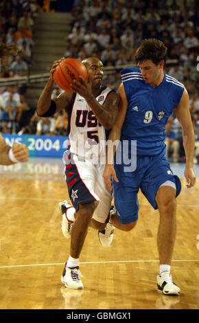 La pallacanestro - Giochi Olimpici di Atene 2004 - Grecia v Stati Uniti d'America Foto Stock