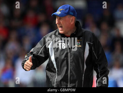 Il manager di Inverness Terry Butcher durante la partita della Clydesdale Bank Scottish Premier League al Tulloch Caledonian Stadium di Inverness. Foto Stock