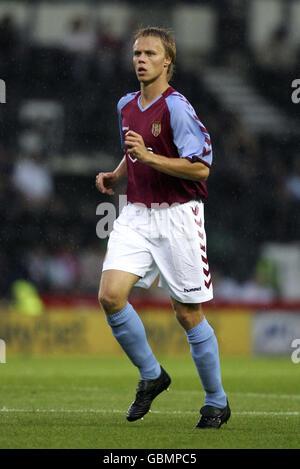 Calcio - amichevole - Derby County / Aston Villa. Martin Laursen, Aston Villa Foto Stock