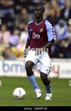 Calcio - amichevole - Derby County / Aston Villa. Jlloyd Samuel, Aston Villa Foto Stock