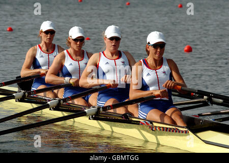 (L-R) Alison Mowbray in Gran Bretagna, Debbie Flood, Frances Houghton e Rebecca Romero in azione questa mattina Foto Stock