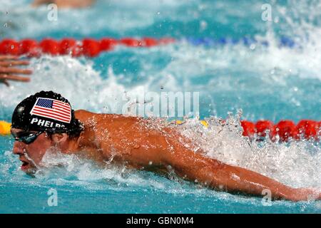 Nuoto - Giochi Olimpici di Atene 2004 - Medley individuale da 200 m - finale. Michael Phelps in azione negli Stati Uniti Foto Stock