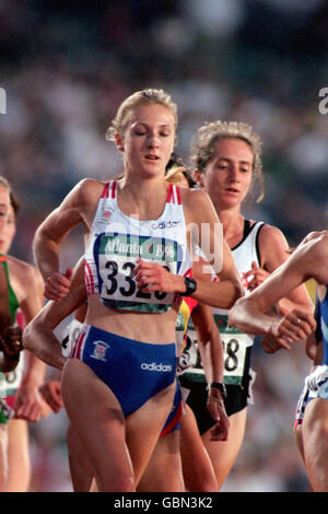La Gran Bretagna Paula Radcliffe (l) conduce dal maggiordomo canadese Kathy (r) che ha cambiato fedeltà alla sua madre Gran Bretagna in 2000) Foto Stock