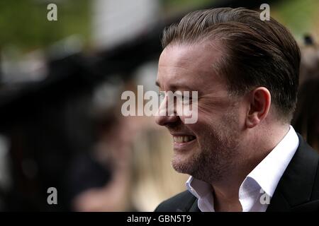 Ricky Gervais arriva per la prima britannica della Notte alla Battaglia del Museo dello Smithsonian a Empire, Leicester Square, Londra Foto Stock