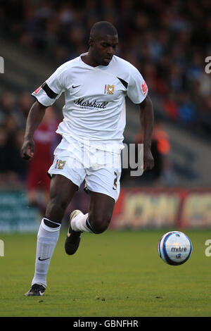 Calcio - Coca-Cola Football League One - Gioca alla semifinale - Scunthorpe United v Milton Keynes Dons - Glanford Park. Jude Stirling, Milton Keynes Dons Foto Stock