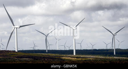Una visione generale della più grande azienda eolica onshore d'Europa, Whitelee Windfarm, alla periferia di Glasgow, che è stata ufficialmente aperta oggi. Foto Stock