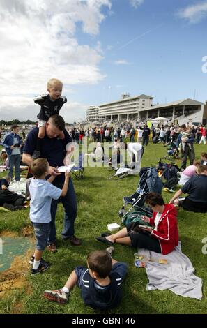 Horse Racing - Gare di Epsom - Giornata della Famiglia Foto Stock