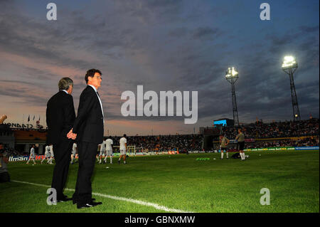 Il manager inglese Fabio Capello prima della partita di qualificazione della Coppa del mondo al Central Stadium di Almaty, Kazakhstan. Foto Stock