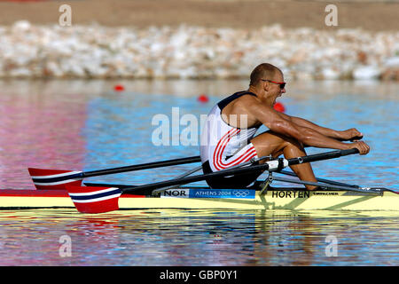 Rowing - Giochi Olimpici di Atene 2004 - scafi singoli uomo - finale. L'OLAF Tufte della Norvegia entra in gioco per vincere l'oro Foto Stock