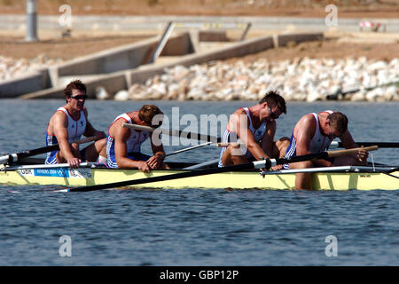 I quattro Mens della Gran Bretagna di Matthew Pinsent, ed Coode, James Cracknell e Steve Williams celebrano la loro vittoria finale fotografica sui quattro canadesi in finale Foto Stock