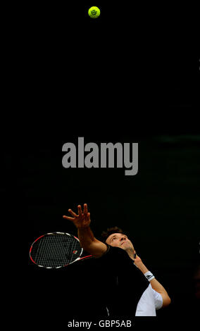 Alex Bogdanovic della Gran Bretagna in azione contro Tatsuma Ito del Giappone durante il Nottingham Open al Nottingham Tennis Center, Nottingham. Foto Stock