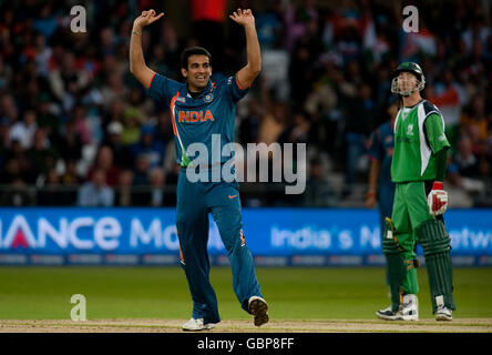 Zaheer Khan in India festeggia il licenziamento di Andrew White in Irlanda durante la partita ICC World Twenty20 a Trent Bridge, Nottingham. Foto Stock