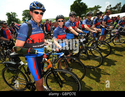Banda di Fratelli Battlefield in bicicletta Foto Stock
