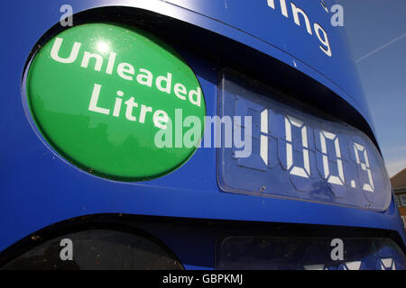 I prezzi della benzina in aumento Foto Stock