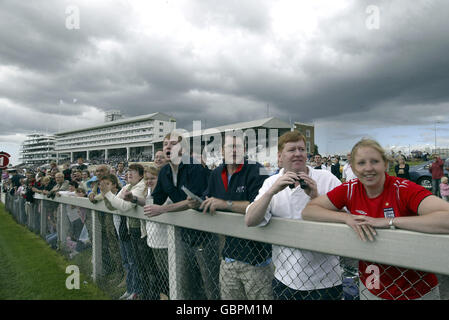 Horse Racing - Gare di Epsom - Giornata della Famiglia Foto Stock